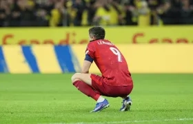 El capitán polaco Robert Lewandowski tras el final del partido contra Suecia.