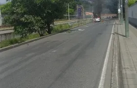 Vehículo que explotó en cercanías al Batallón Pichincha.