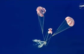 Captura de imagen de una transmisión de la NASA de la capsula Orión