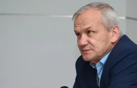 Carlos Ramón González.