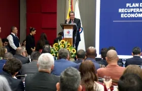 La Contraloría General de la República, Carlos Hernán Rodríguez.