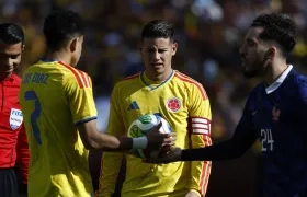 Luis Díaz y James Rodríguez en el partido ante Francia.