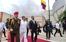 El Presidente Gustavo Petro con el canciller venezolano Yván Gil.