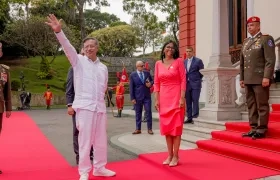 El Presidente Gustavo Petro en el encuentro con Delcy Rodríguez, mandataria encargada de Venezuela.