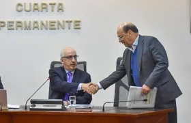 El gerente del Banco de la República, Leonardo Villar, y el ministro de Hacienda, Germán Ávila.