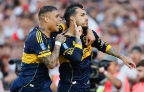 Leandro Paredes celebrando el único gol del partido.