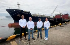 Llegada de diésel refinado en Cartagena.