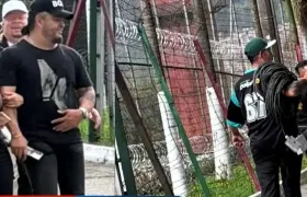 Nelson Velásquez e integrantes de su agrupación.