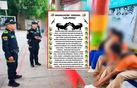 Imagen de una visita de la Policía a uno de los colegios y del panfleto.