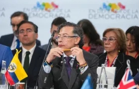 Petro en la IV Reunión en Defensa de la Democracia.