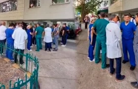 Plantón de médicos en la Clínica General del Norte.
