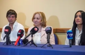 Silvia Gette Ponce y su abogada Bianith Bohórquez.
