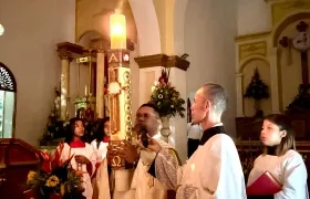 En la religión católica, el sábado santo se celebra el Cirio Pascual.