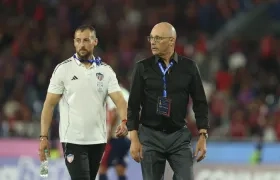 El técnico del Junior, Alfredo Arias, y el preparador físico Miguel Berriel.