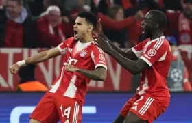 Luis Díaz celebra su gol ante el Real Madrid con Dayot Upamecano.