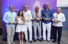 Grupo de ganadores del premio al Mérito Deportivo Equinorte 2026.