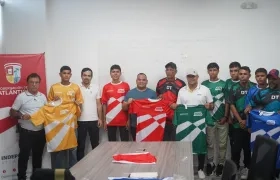 Indeportes Atlántico hizo entrega de los uniformes a los equipos participantes.