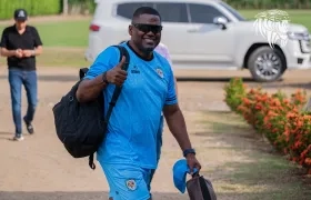 Hubert Bodhert llegando a su primer entrenamiento con Jaguares.