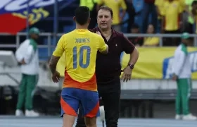 Néstor Lorenzo se reunirá en Estados Unidos con James Rodríguez. 