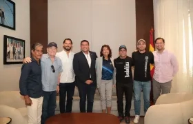 El Alcalde Alex Char reunido con las autoridades del evento.