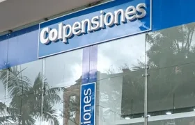 Fachada de una sucursal de Colpensiones. 