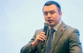 Daniel Noboa, presidente de Ecuador, se reunió con congresista de EE.UU. para abordar temas de seguridad. 