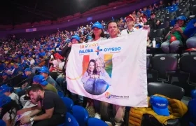 Integrantes de La U con distintivos de la campaña de Paloma Valencia.