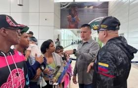 El Servicio Nacional de Migración de Panamá indicó que este es el primer vuelo humanitario de retorno voluntario coordinado entre ambos países.