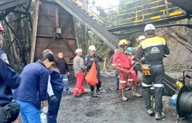 Los organismos de socorro en el lugar de la emergencia. 