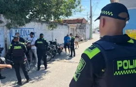 Requisas y control de la Policía en estos dos barrios. 