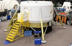 Prototipo a escala real de la cabina de la tripulación del módulo de aterrizaje Blue Moon Mark 2 de Blue Origin.