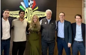 Reunón de la gerente de Ciudad, Ana María Aljure, con personal de la IndyCar.