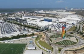 Vista aérea de la planta de Tecnoglass y la Ventana al Mundo.