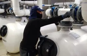 Trabajos de mantenimiento del complejo acuático. 