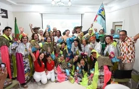 Miembros de la comparsa Chiva Periodística que se presentará en New York.