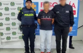 Hombre detenido por presuntamente abusar de sus cinco hijas, dos sobrinas y una nieta 