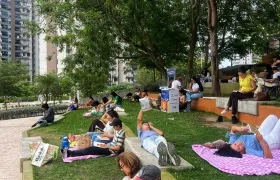 Actividad de 'The good book' en el parque Realismo Mágico. 