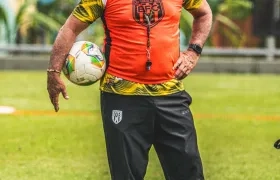 Alberto Suárez, técnico del Envigado. 