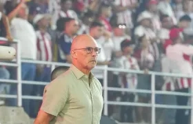 Alfredo Arias, técnico del Junior, durante el partido contra Santa Fe.