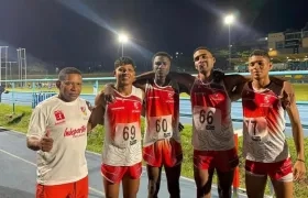 Equipo de relevos masculino de atletismo del Atlántico.