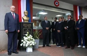 El fiscal general de Paraguay, Emiliano Rolón, participó en un homenaje póstumo al agente antimafia Marcelo Pecci.