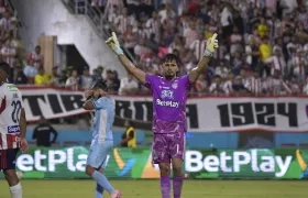 Mauro Silveira, el héroe de la noche al atajarle un penalti sobre el final a Dayro Moreno.