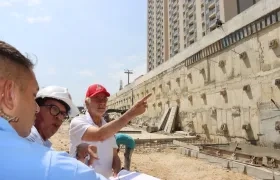 El gobernador Eduardo Verano realizó un recorrido de inspección por la Gran Vía. 
