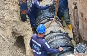 Operarios de Triple A en trabajos de mantenimiento. 