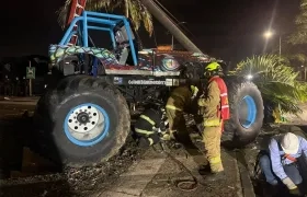 La conductora perdió el control del vehículo y se salió de la pista llevándose por delante a decenas de personas. 
