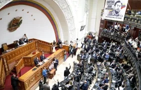 Asamblea Nacional de Venezuela decidió ampliar número de magistrados. 