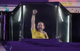 Abelardo De La Espriella dando su primer discurso desde la Ventana al Mundo.