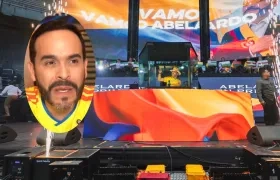 Abelardo De La Espriella lució la camiseta de la Selección Colombia en su pronunciamiento.