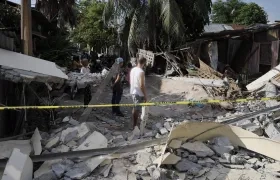 Cerca de 40 fallecidos y 4 millones de niños sin escuela por el sismo de 7,8 en Filipinas