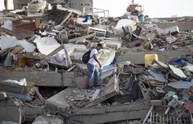 Edificio destruido en Catia la Mar.